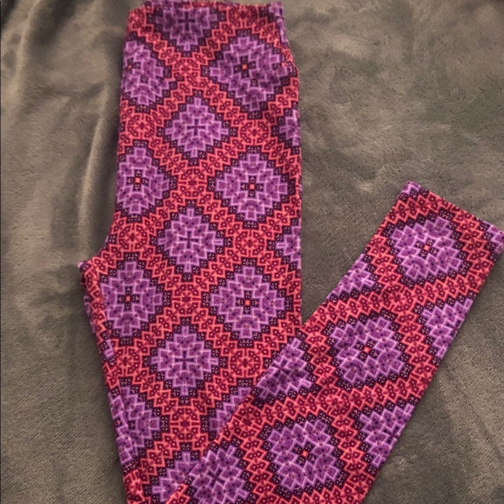 LuLaRoe *NWOT* Coral & Purple Print Leggings